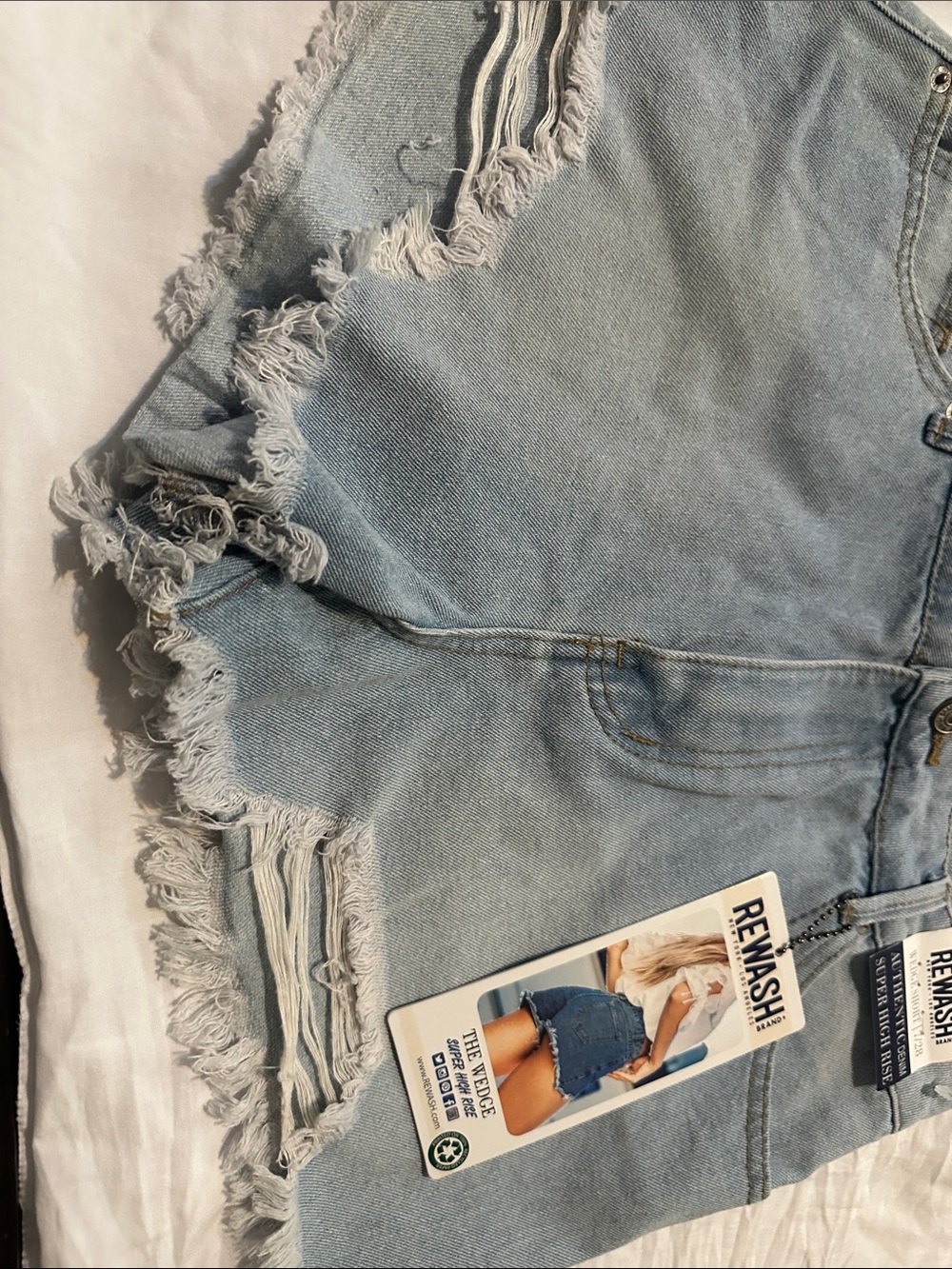Shorts - Picture 5 of 8